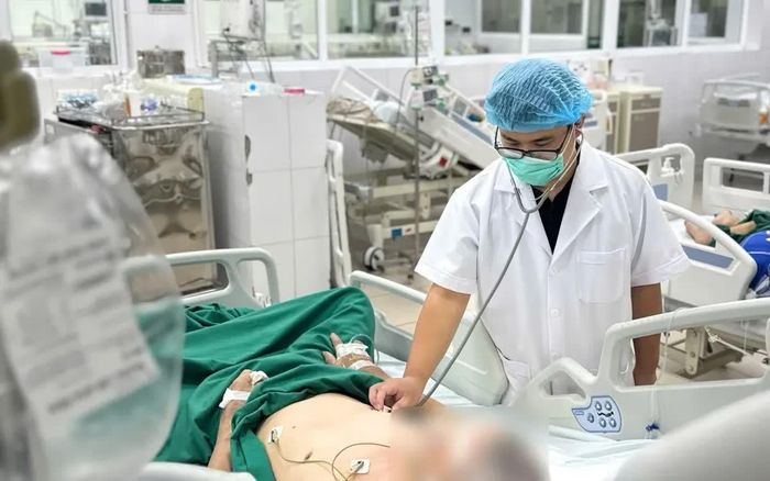 Mức độ nghiêm trọng của cúm A không thể chỉ đánh giá qua nhiệt độ cơ thể. Ảnh: Bệnh viện Bệnh Nhiệt đới Trung ương