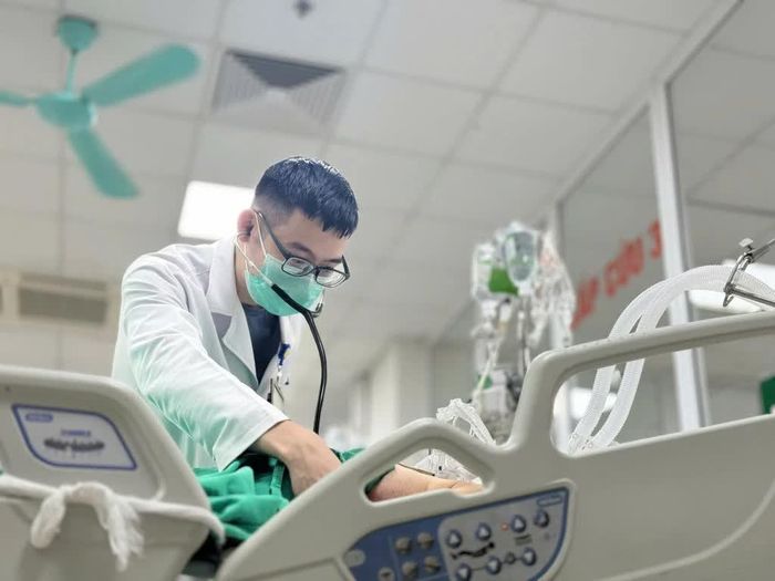 Người bệnh được điều trị cúm A, kiểm soát tình trạng nhiễm khuẩn và hỗ trợ hô hấp tích cực. Ảnh: Bệnh viện Bệnh Nhiệt đới Trung ương