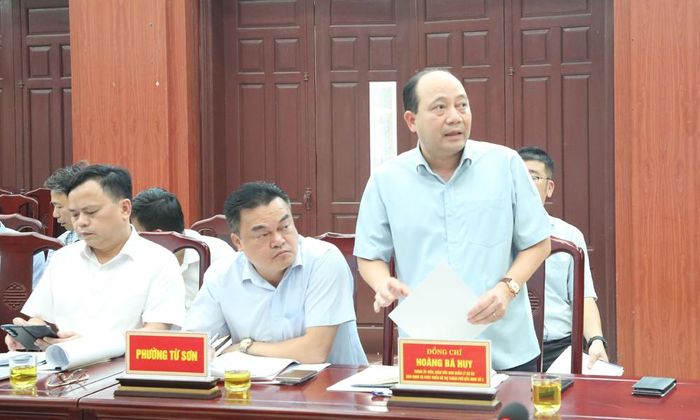  Lãnh đạo Ban Quản lý dự án dân dụng và phát triển đô thị thành phố Bắc Ninh số 2 báo cáo tổng thể tiến độ các dự án. 