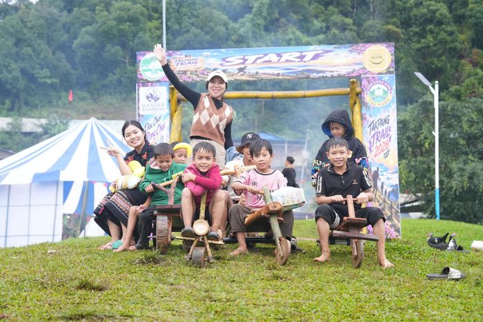 Tak Pang trở thành điểm đến tham quan với đầy đủ yếu tố thiên nhiên, văn hóa và con người. Ảnh: THIỆN TÙNG