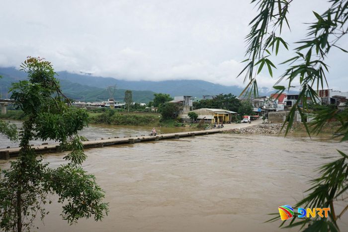 Cầu Hà Tân (cũ) tại địa bàn thôn Hà Tân và thôn Đại Lãnh. Ảnh: XUÂN SƠN