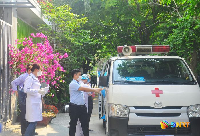 Đến năm 2030, thành phố phấn đấu duy trì tối thiểu 1 xe cứu thương đạt chuẩn/100.000 dân. Ảnh: THÀNH LÂN