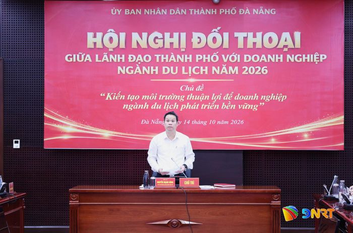 Chủ tịch UBND thành phố Nguyễn Mạnh Hùng phát biểu tại hội nghị. Ảnh: NGỌC HÀ