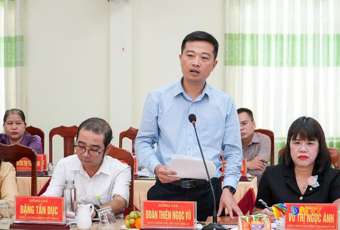 Chủ tịch UBND xã Thăng Phú Đoàn Thiện Ngọc Vũ phát biểu tại buổi làm việc. Ảnh: HỒ QUÂN