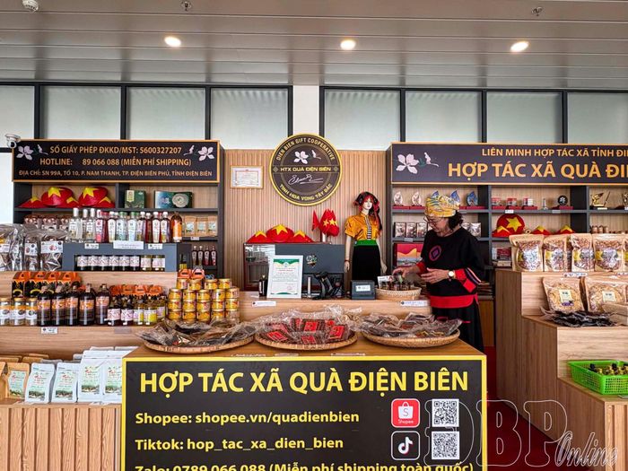 Nguồn lực giúp các hợp tác xã phát triển bền vững. Trong ảnh: Hợp tác xã Quà Điện Biên mong muốn tiếp cận nguồn lực thuận lợi hơn.