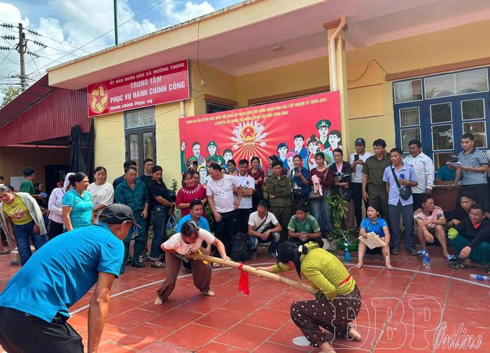 Phụ nữ bản Huổi Lếch giao lưu thể thao tại Ngày hội Văn hóa các dân tộc xã Mường Toong, lần thứ I, năm 2026. Ảnh: C.T.V