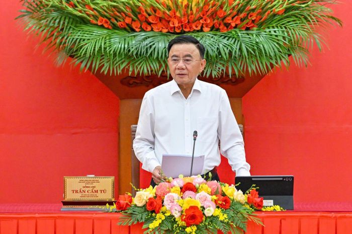 Đồng chí Thường trực Ban Bí thư Trần Cẩm Tú phát biểu tại Hội nghị. 