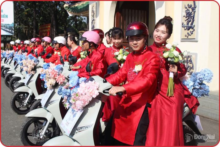 Công nhân lao động Đồng Nai hạnh phúc trong lễ cưới tập thể do Liên đoàn Lao động thành phố tổ chức.