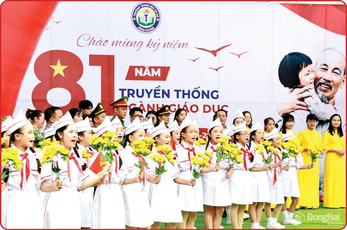 Học sinh Trường THCS Hùng Vương, phường Trảng Bom trong lễ khai giảng năm học mới 2026-2027.