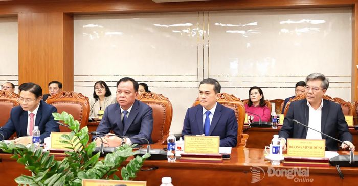 Lãnh đạo Bộ Ngoại giao và thành phố Đồng Nai tại buổi làm việc. Ảnh: Ngọc Liên