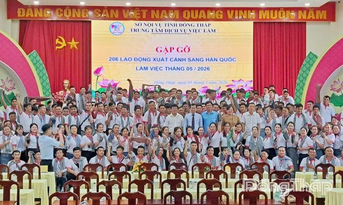 Trung tâm Dịch vụ việc làm Đồng Tháp tổ chức buổi gặp mặt, giao lưu với người lao động.