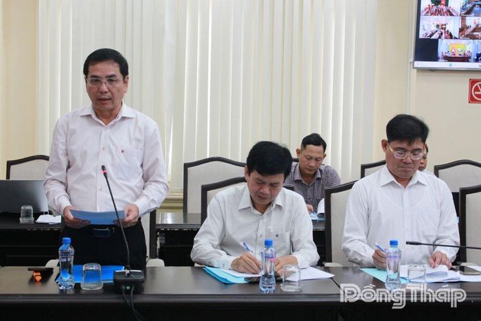 Phó Giám đốc Sở Giáo dục và Đào tạo Nguyễn Phương Toàn báo cáo kết quả thực hiện Nghị quyết số 71.