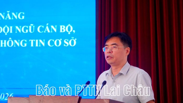 Đồng chí Trần Quang Kháng - Phó Giám đốc Sở Văn hóa, Thể thao và Du lịch phát biểu khai mạc.
