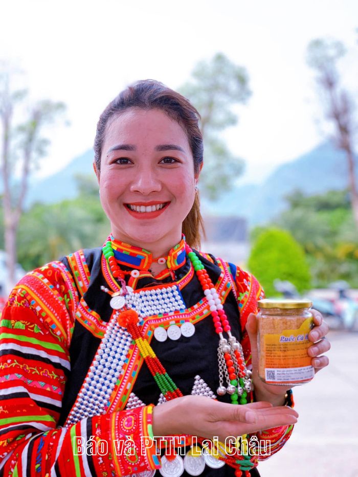 Sản phẩm ruốc cá hồi được fanpage của hợp tác xã quảng bá, tiêu thụ.