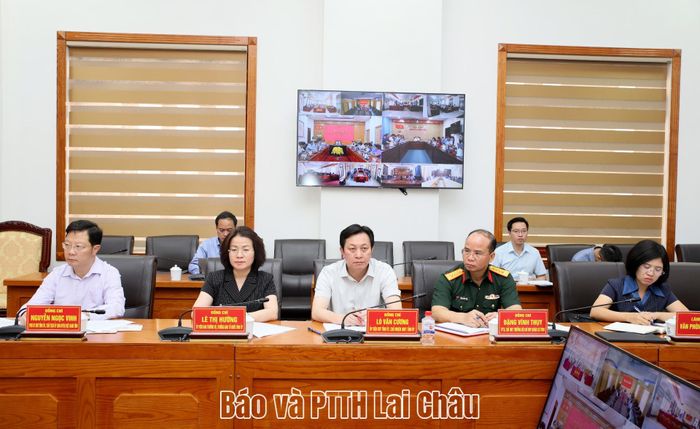 Các đại biểu dự phiên họp ở điểm cầu tỉnh.