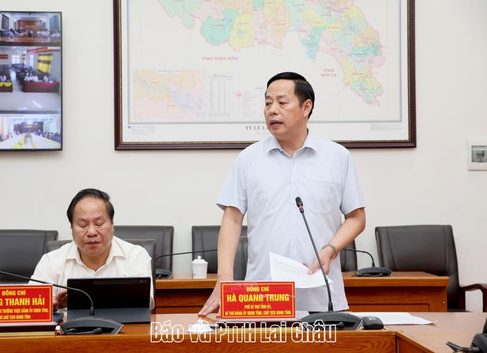 Đồng chí Hà Quang Trung - Phó Bí thư Tỉnh uỷ, Chủ tịch UBND tỉnh, Phó Trưởng Ban Chỉ đạo tỉnh phát biểu tại phiên họp.