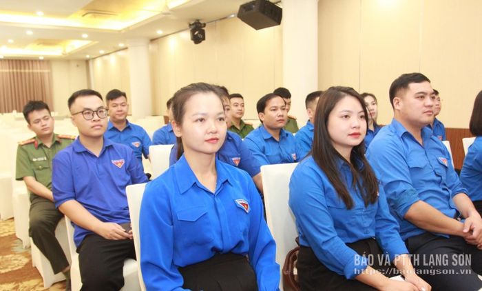 Đại biểu tham dự hội nghị