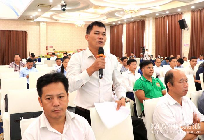 Hội viên nông dân xã Lộc Bình nêu ý kiến tại chương trình