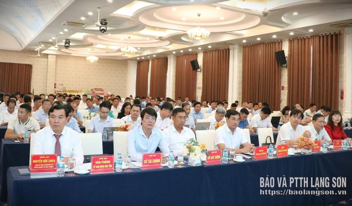 Các đại biểu tham dự hội nghị