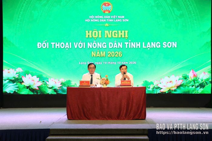 Lãnh đạo Sở Nông nghiệp và Môi trường giải đáp ý kiến của hội viên, nông dân tại hội nghị