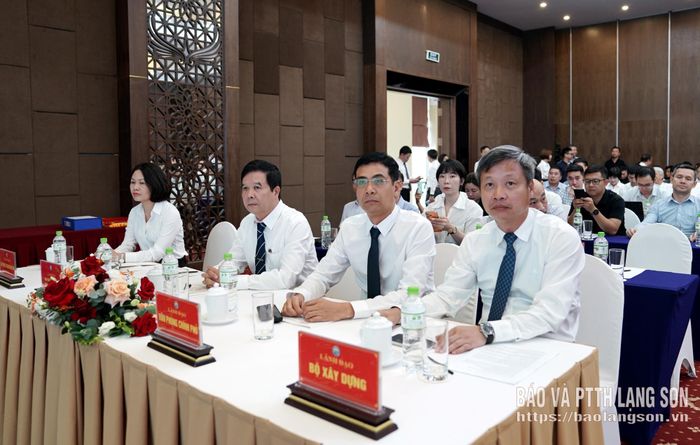 Các đại biểu dự hội nghị