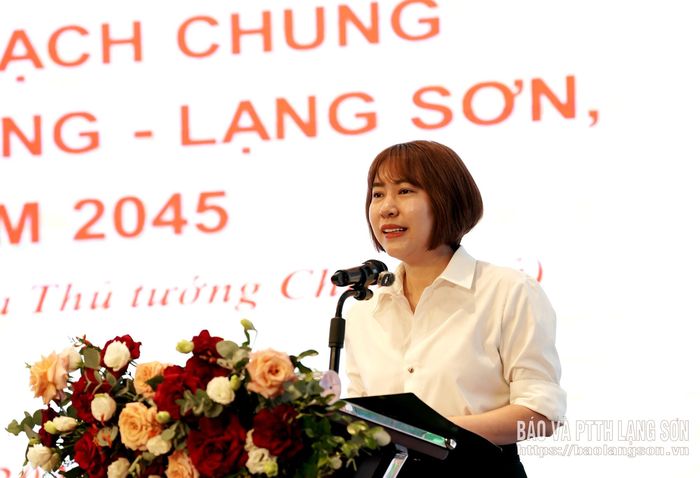 Đại diện doanh nghiệp hoạt động tại Khu KTCK Đồng Đăng - Lạng Sơn phát biểu tại hội nghị