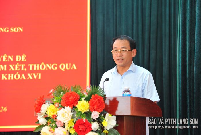 Lãnh đạo Sở Văn hoá, Thể thao và Du lịch phát biểu tại hội nghị tiếp xúc cử tri