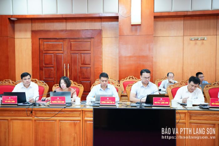 Các đại biểu dự cuộc họp