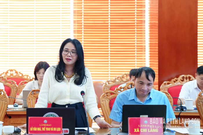 Lãnh đạo Sở Văn hóa, Thể thao và Du lịch phát biểu tại cuộc họp