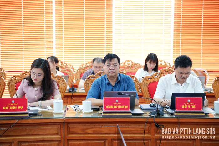 Các đại biểu dự cuộc họp