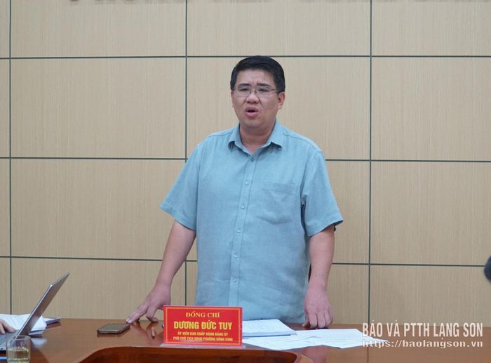 Lãnh đạo UBND phường Đông Kinh, Trưởng Ban Cưỡng chế thu hồi đất giải đáp một số nội dung tại buổi đối thoại