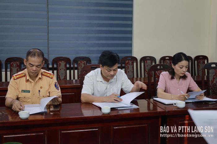 Các đại biểu dự cuộc họp