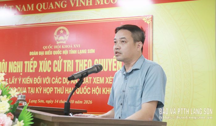 Giám đốc Chi nhánh Bưu chính Viettel Lạng Sơn phát biểu góp ý tại hội nghị