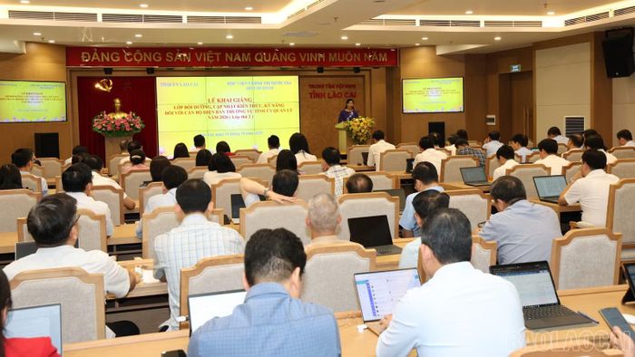 Quang cảnh lớp bồi dưỡng.
