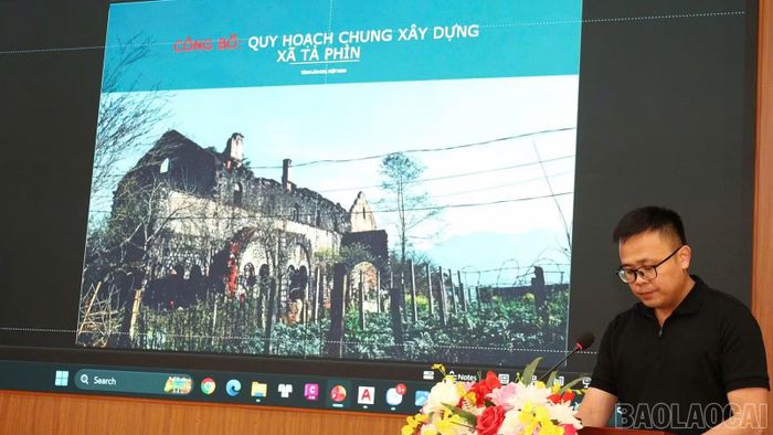 Đại diện Viện Kiến trúc Quy hoạch xây dựng tỉnh Lào Cai giới thiệu vị trí, phạm vi, quy mô và những định hướng chính của đồ án quy hoạch chung xây dựng xã Tả Phìn giai đoạn 2021 - 2035, tầm nhìn đến năm 2050.