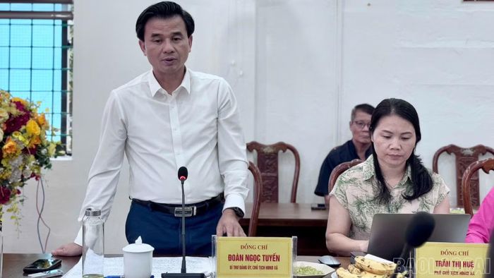  Ông Đoàn Ngọc Tuyến - Bí thư Đảng ủy xã Hợp Thành phát biểu tại buổi tọa đàm. 