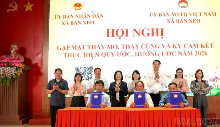 Ký cam kết thực hiện quy ước, hương ước về cải tạo phong tục tập quán lạc hậu giữa các thầy mo, thầy cúng với MTTQ và UBND xã. 