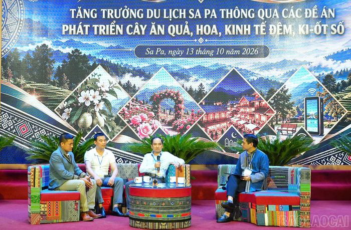 Các diễn giả trao đổi, đề xuất giải pháp phát triển cây ăn quả ôn đới gắn với du lịch trải nghiệm, nâng cao giá trị nông sản và thúc đẩy du lịch bền vững tại Sa Pa.