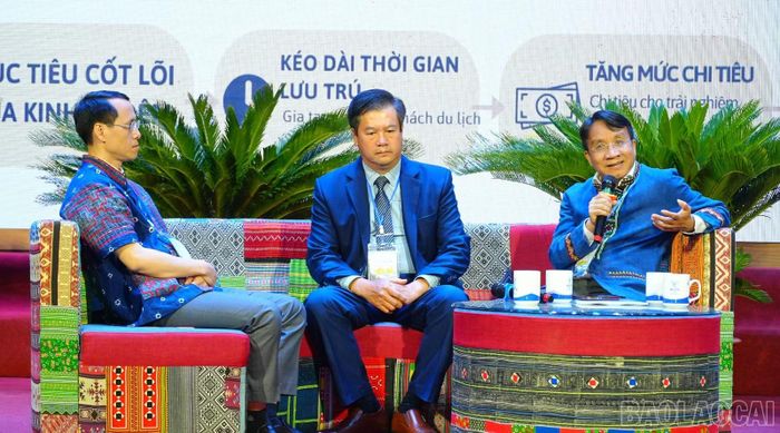 Các diễn giả thảo luận, đề xuất giải pháp phát triển kinh tế đêm, tạo động lực tăng trưởng du lịch Sa Pa.