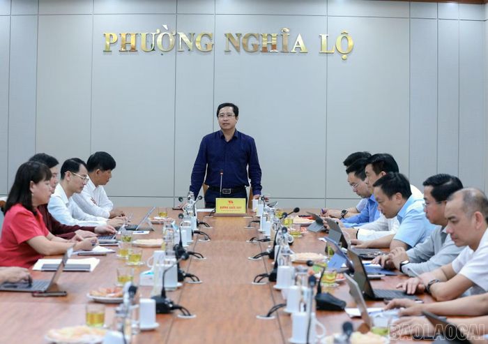  Bí thư Tỉnh ủy Dương Quốc Huy phát biểu kết luận buổi làm việc. 