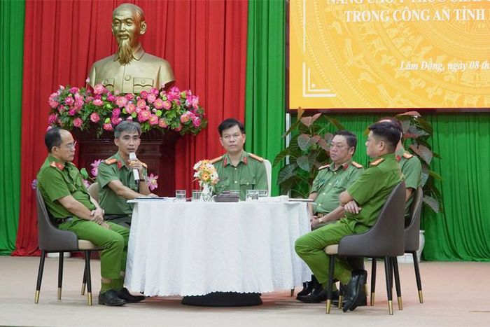 Công an Lâm Đồng tổ chức tọa đàm về công tác điều lệnh
