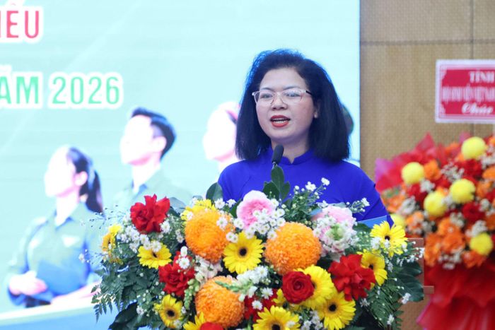 Phó Bí thư Tỉnh Đoàn, Chủ tịch Hội LHTN Việt Nam tỉnh Lâm Đồng H'Hồng phát biểu tại chương trình