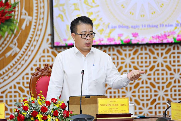 Tỉnh ủy viên, Phó Chủ tịch UBND tỉnh Lâm Đồng Nguyễn Ngọc Phúc yêu cầu Sở NN&MT tăng cường bảo vệ an toàn hệ thống hồ, đập và đề xuất kinh phí, phương án nạo vét, khơi thông dòng chảy trong mùa mưa lũ