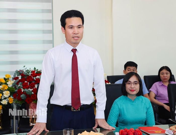 Đồng chí Triệu Văn Thái, Tỉnh ủy viên, Phó Chủ tịch Ủy ban MTTQ Việt Nam tỉnh, Chủ tịch Hội Nông dân tỉnh phát biểu cảm ơn sự quan tâm của Tỉnh ủy, HĐND, UBND, Ủy ban MTTQ Việt Nam tỉnh.