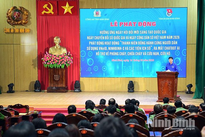 Quang cảnh lễ phát động.