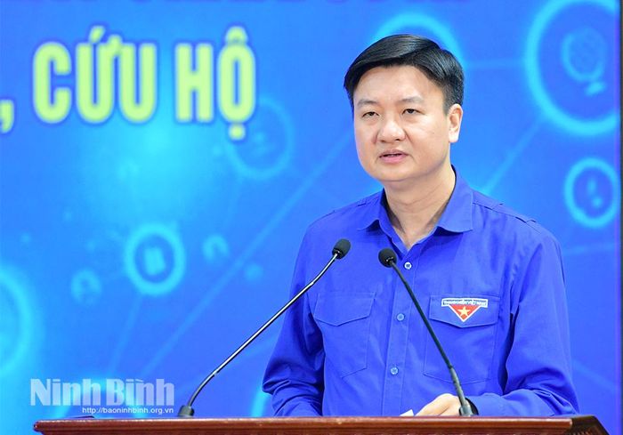 Đồng chí Trần Ngọc Nam, Tỉnh ủy viên, Phó Chủ tịch Ủy ban MTTQ Việt Nam tỉnh, Bí thư Tỉnh đoàn phát biểu hưởng ứng tại Lễ phát động.