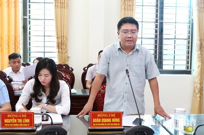 Đồng chí Doãn Quang Hùng, Tỉnh ủy viên, Bí thư Đảng ủy, Chủ tịch HĐND xã Giao Ninh phát biểu tại buổi làm việc.