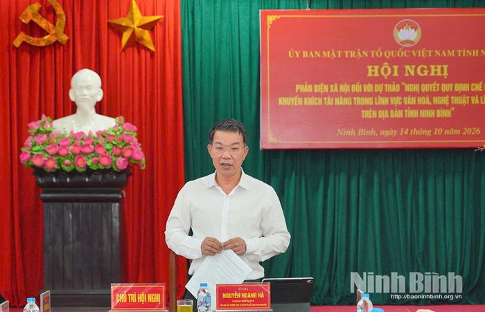 Đồng chí Nguyễn Hoàng Hà, Ủy viên Ban Thường vụ Tỉnh ủy, Phó Chủ tịch Thường trực Ủy ban MTTQ Việt Nam tỉnh phát biểu kết luận hội nghị.