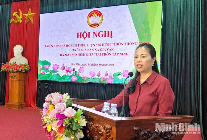 Đồng chí Nguyễn Thị Hồng Hạnh, Tỉnh uỷ viên, Bí thư Đảng ủy, Chủ tịch HĐND xã Gia Vân phát biểu tại hội nghị.