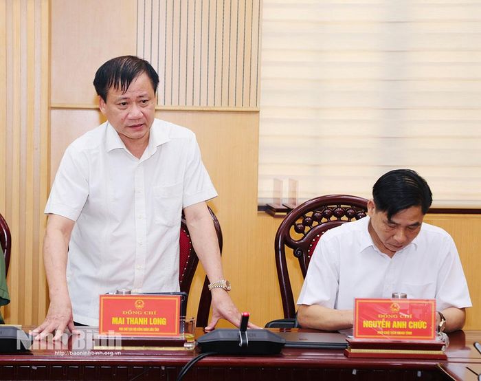 Đồng chí Mai Thanh Long, Tỉnh ủy viên, Phó chủ tịch HĐND tỉnh phát biểu tại hội nghị.